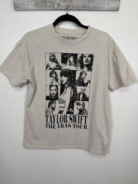 Taylor Swift Adult Tee X-Small The Eras Tour Official Merch Cream Beige T Shirt